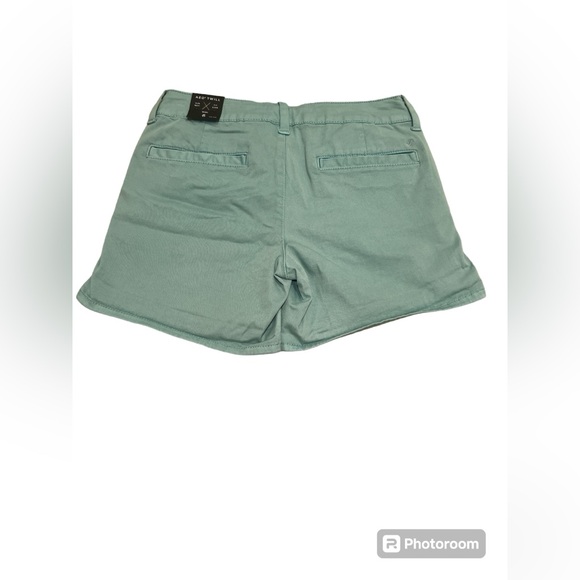 AMERICAN EAGLE | AEO | Twill midi low rise shorts size 6 NWT - Picture 3 of 8